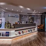 Taiwan Youth Hostel & Capsule Hotel
