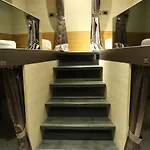 Amici Hotel Six Star Hostel