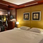 Love Tree Motel