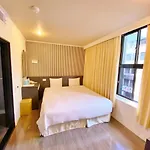 Queens Hotel