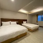 苓旅-站前 Lin Inn Tms