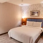 Elegance Hotel