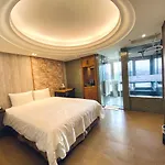Burgary Hotel