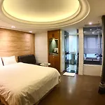Burgary Hotel