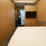 Meworld Hotel - Ximen