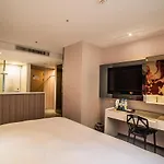 Artinn藝築文旅-台北站前館