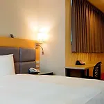 Hub Hotel Banqiao Branch