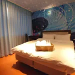 Happiness Inn