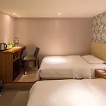 Urtrip Hotel
