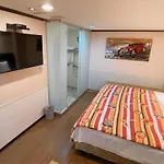 Dealer Hotel