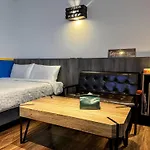 Journey Town Inn