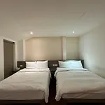 Cz Inn 101-4