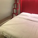 Sleepbox Hostel