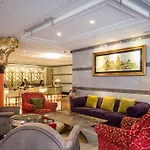 Royal Palace Hotel