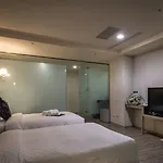Sparkle Hotel Taipei Bridge