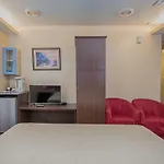 Empire Hotel