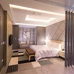 J Moon Villa Motel
