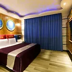 Carnival Motel