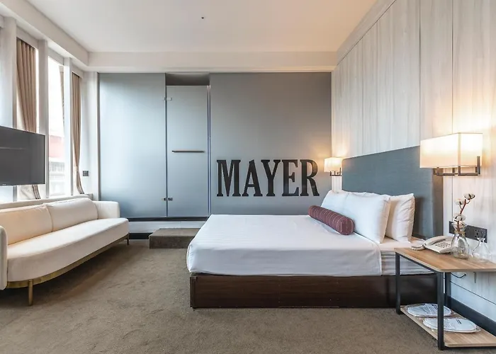 Mayer Inn