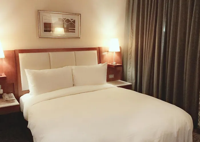 Elegance Hotel