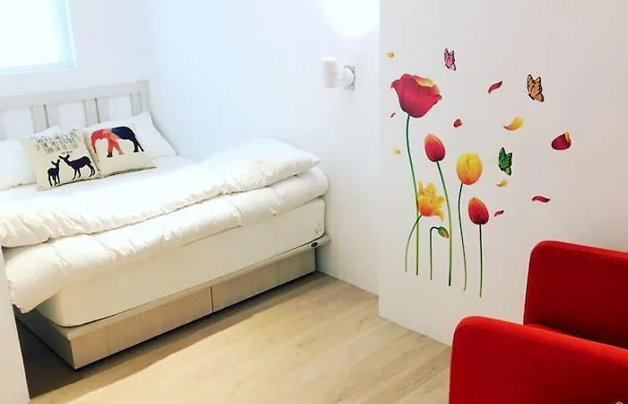 4Plus Hostel