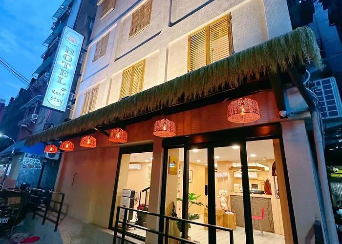 Cat Tail Pocket Inn Ximen