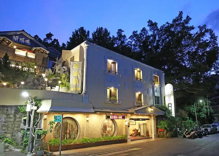 Phoenix Pavilion Hot Spring Hotel