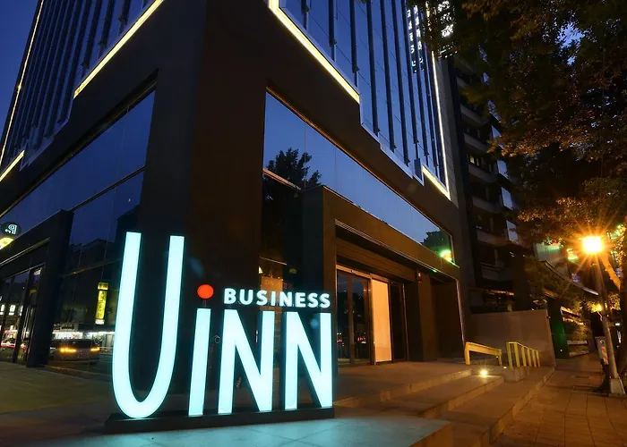 Uinn Business Hotel-Shihlin