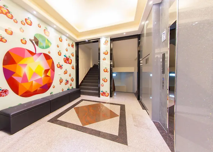 Vintage Apple Hotel