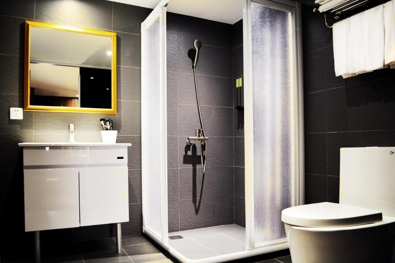 Hotel Heroes Square 3*