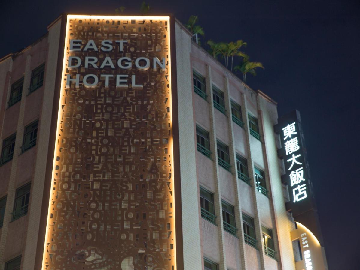 East Dragon Penginapan
