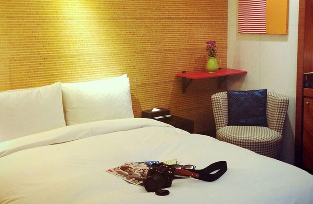 Burgary Hotel