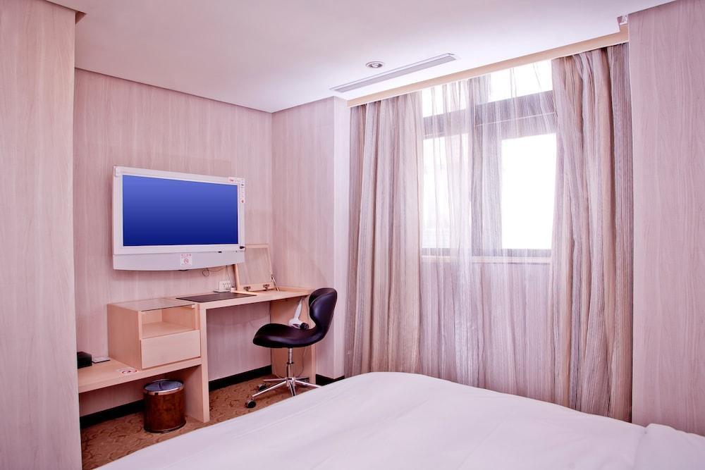 Hotel Yomi - Shuanglian Mrt