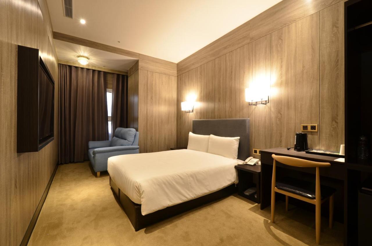 Mayer Taipei