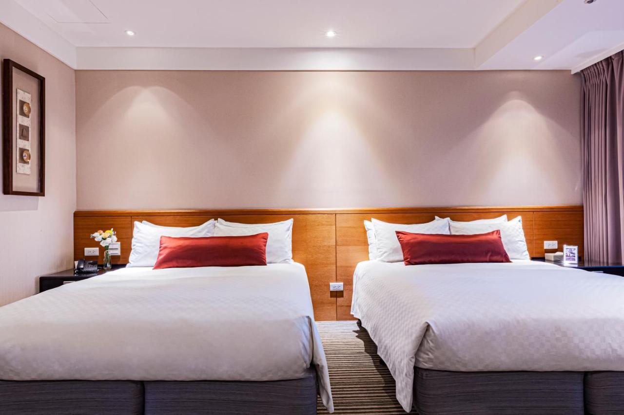 Pacific Business 4*
