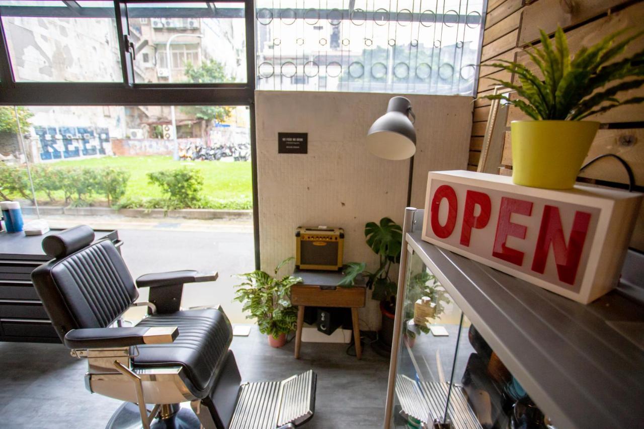 Meander Hostel *