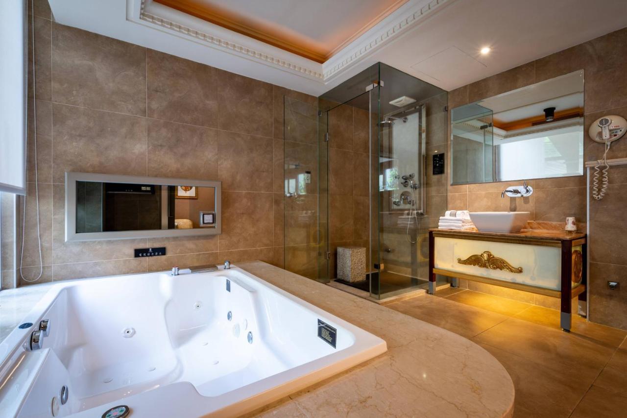 In-stone Motel *