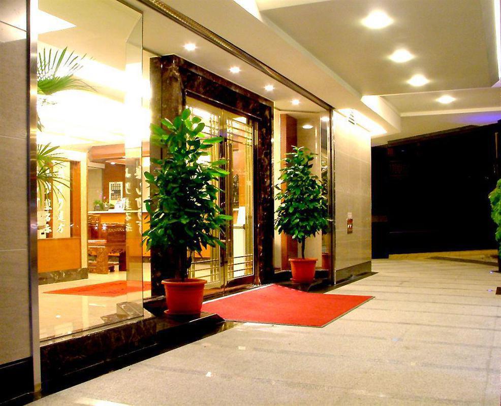 Rich Garden 3*