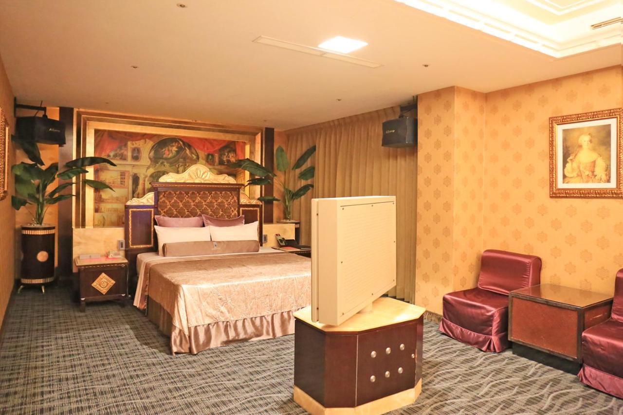 In-stone Motel Taipei