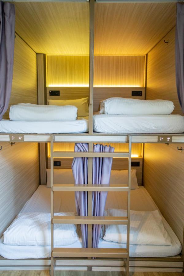 Meander Hostel *
