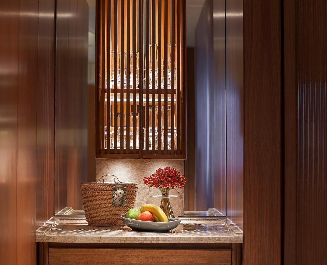 Shangri-la Far Eastern, Hotel 5*