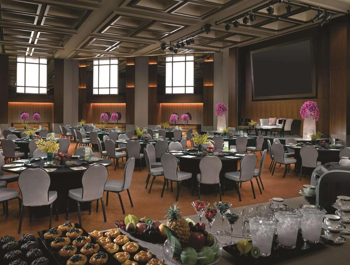 Shangri-la Far Eastern, Hotel 5*