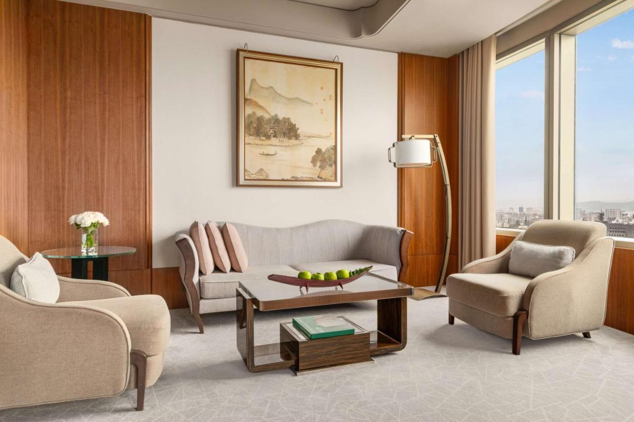 Hotel Shangri-la Far Eastern,