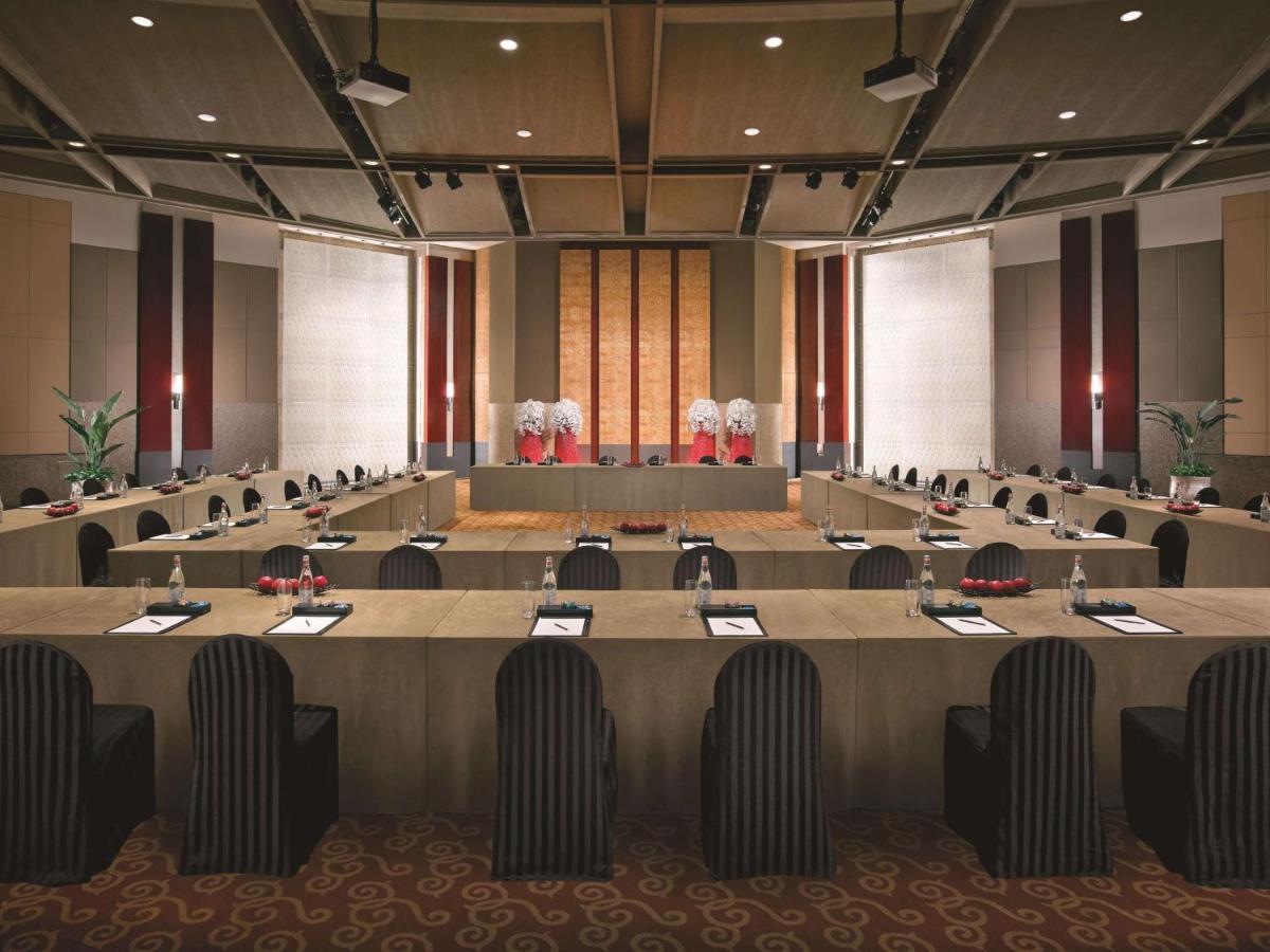 Hotel Shangri-la Far Eastern,