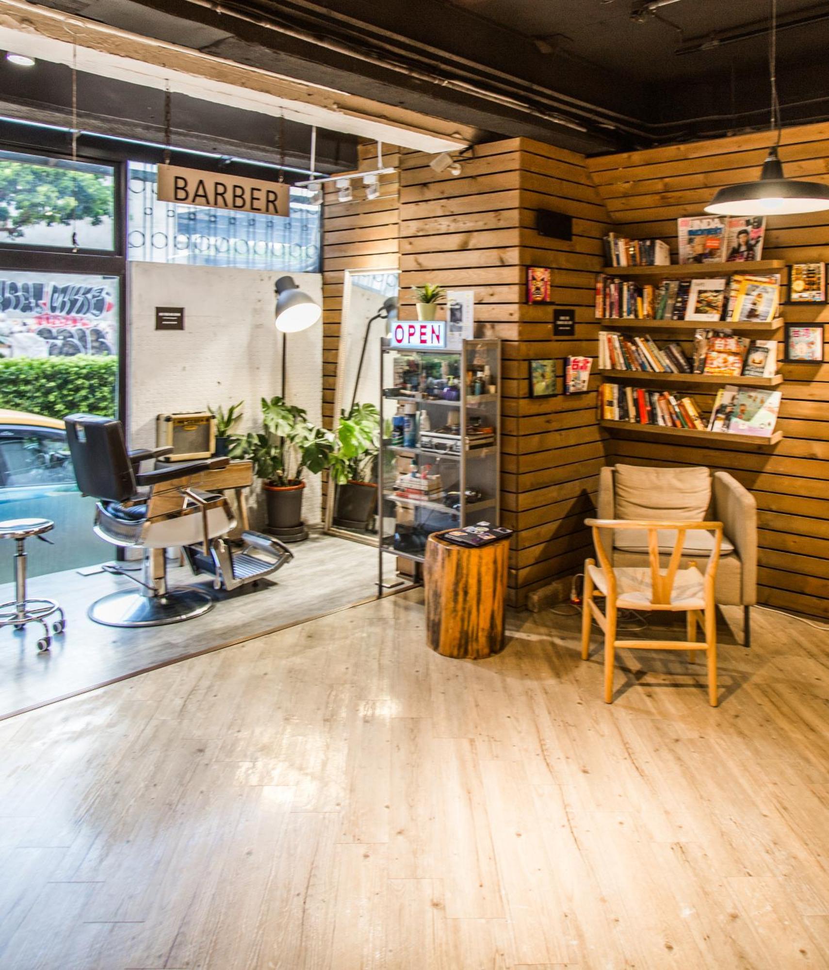 Meander Hostel