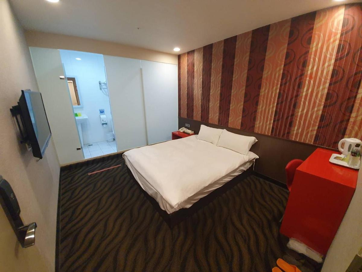 Funny Ximen Hotel *