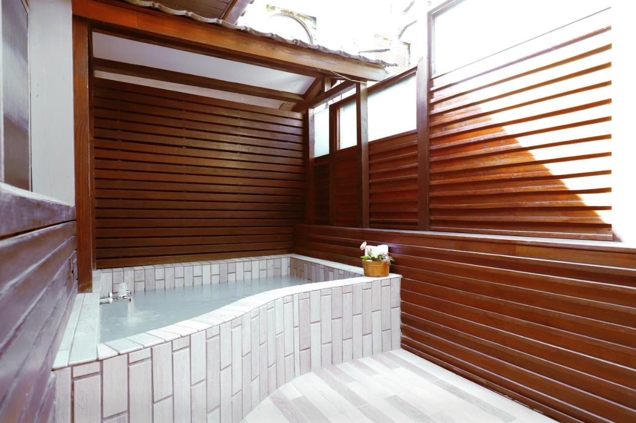 Phoenix Pavilion Hot Spring 3*