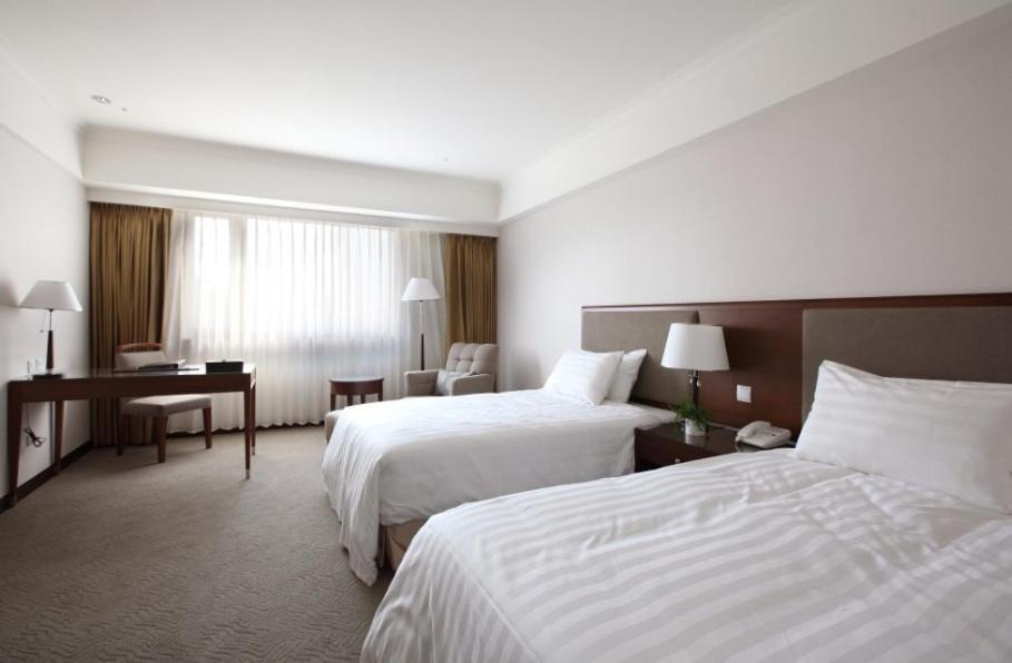 Check Neihu Hotel