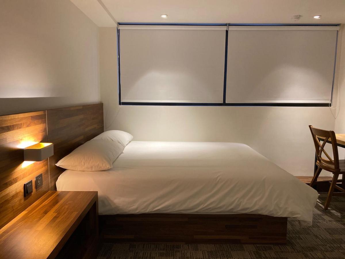 Hostel We *