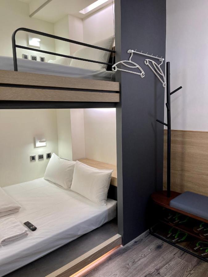 Hostel Taiwan Youth & Capsule Taipei